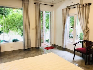 雙人房 | 迷你吧、書桌、免費 Wi-Fi