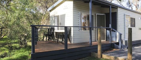 Familiehytte, elveutsikt | Sengetøy