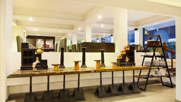 Frokostbuffé hver dag (mot et tillegg)