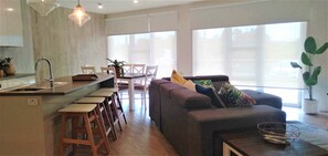 奢华公寓, 2 间卧室, 一层 | 起居区