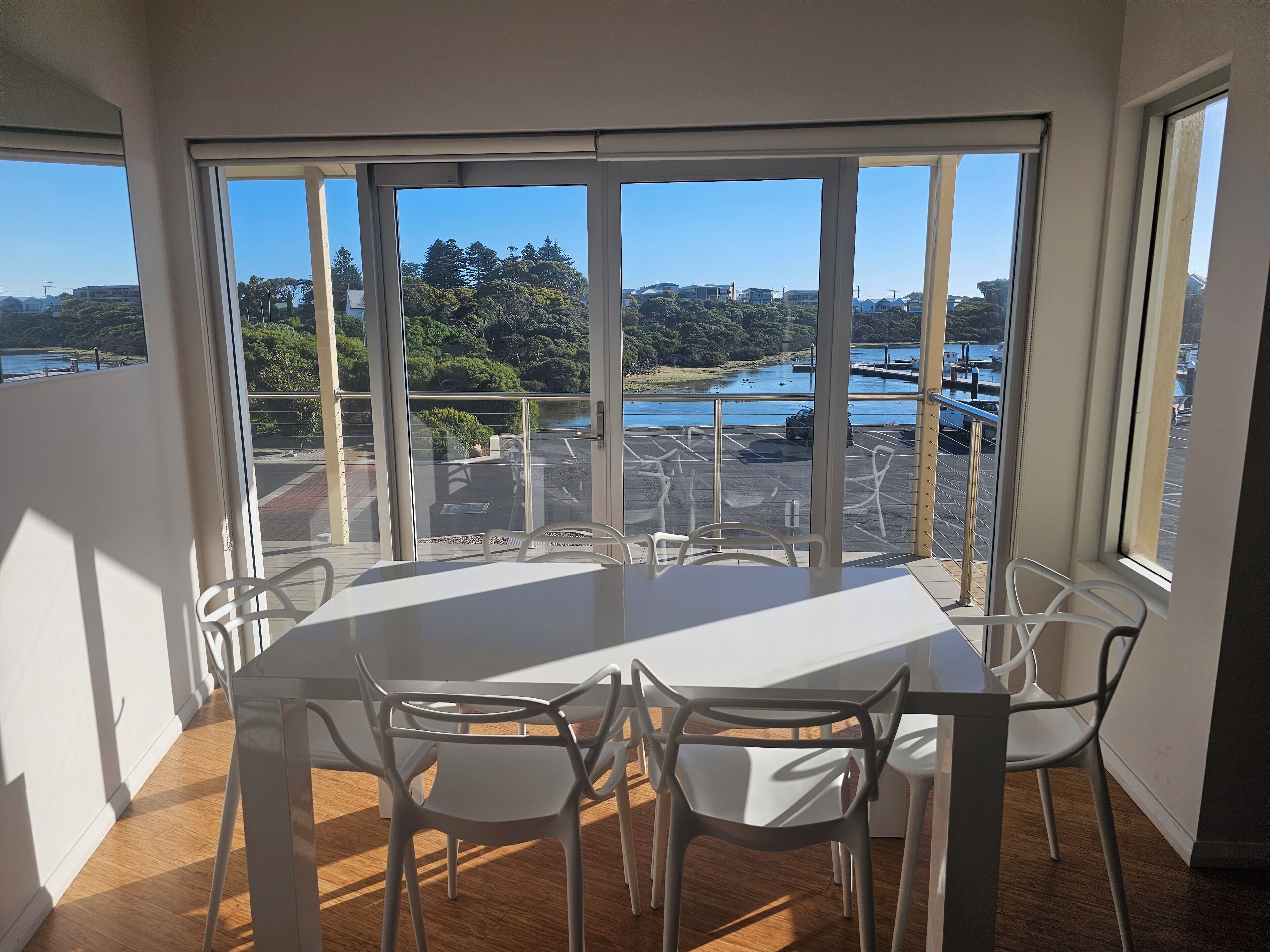 3 bedroom apartment | living area