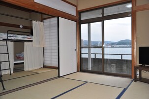 高级双床房, 无烟房 | 客房内保险箱、遮光窗帘、熨斗/熨板、免费 WiFi