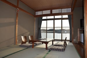 Traditionellt rum - icke-rökare (Japanese Style, 8 Tatami-mats) | Värdeförvaringsskåp på rummet och mörkläggningsgardiner