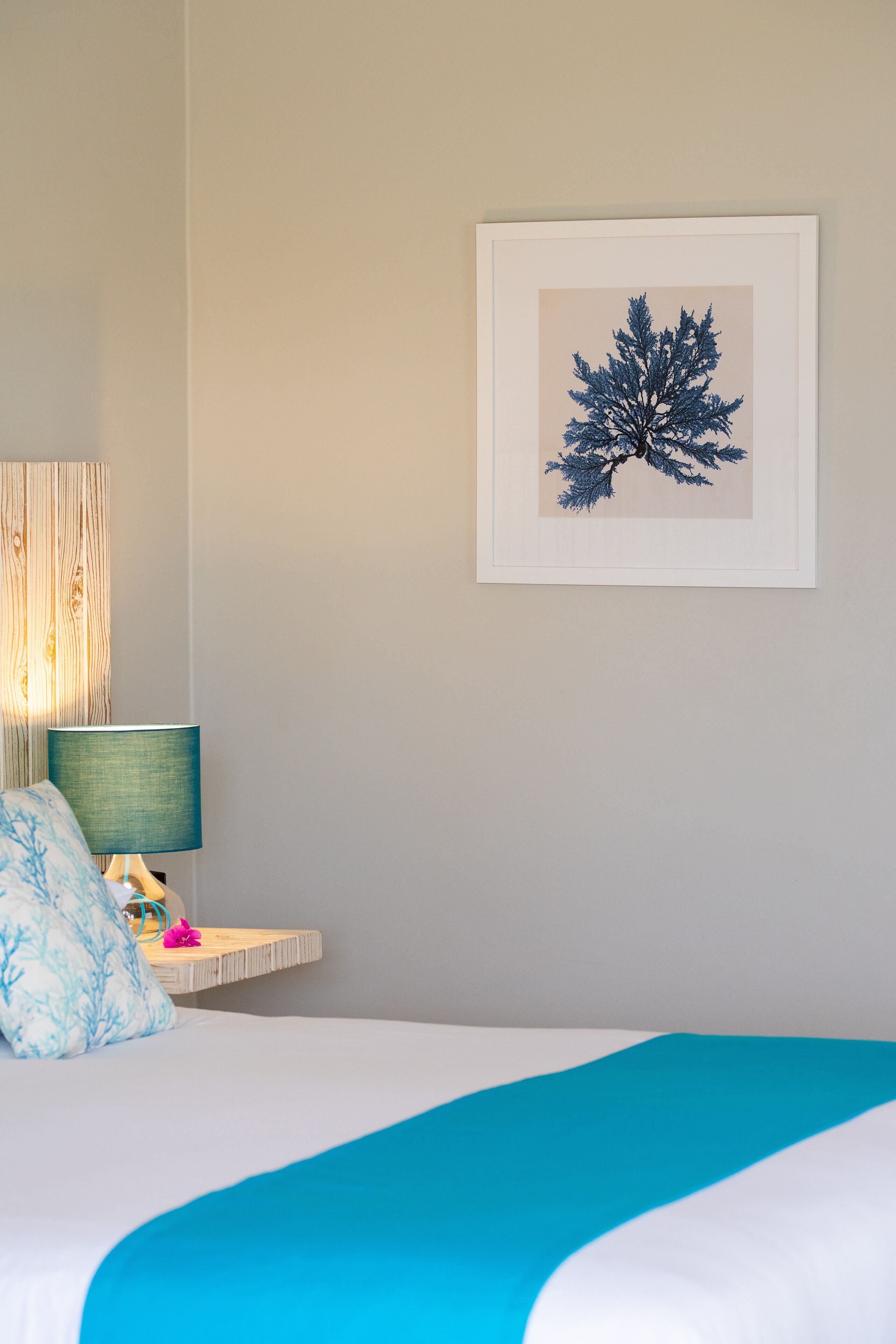 standard room, sea view | premium bedding, minibar, in-room safe, soundproofing