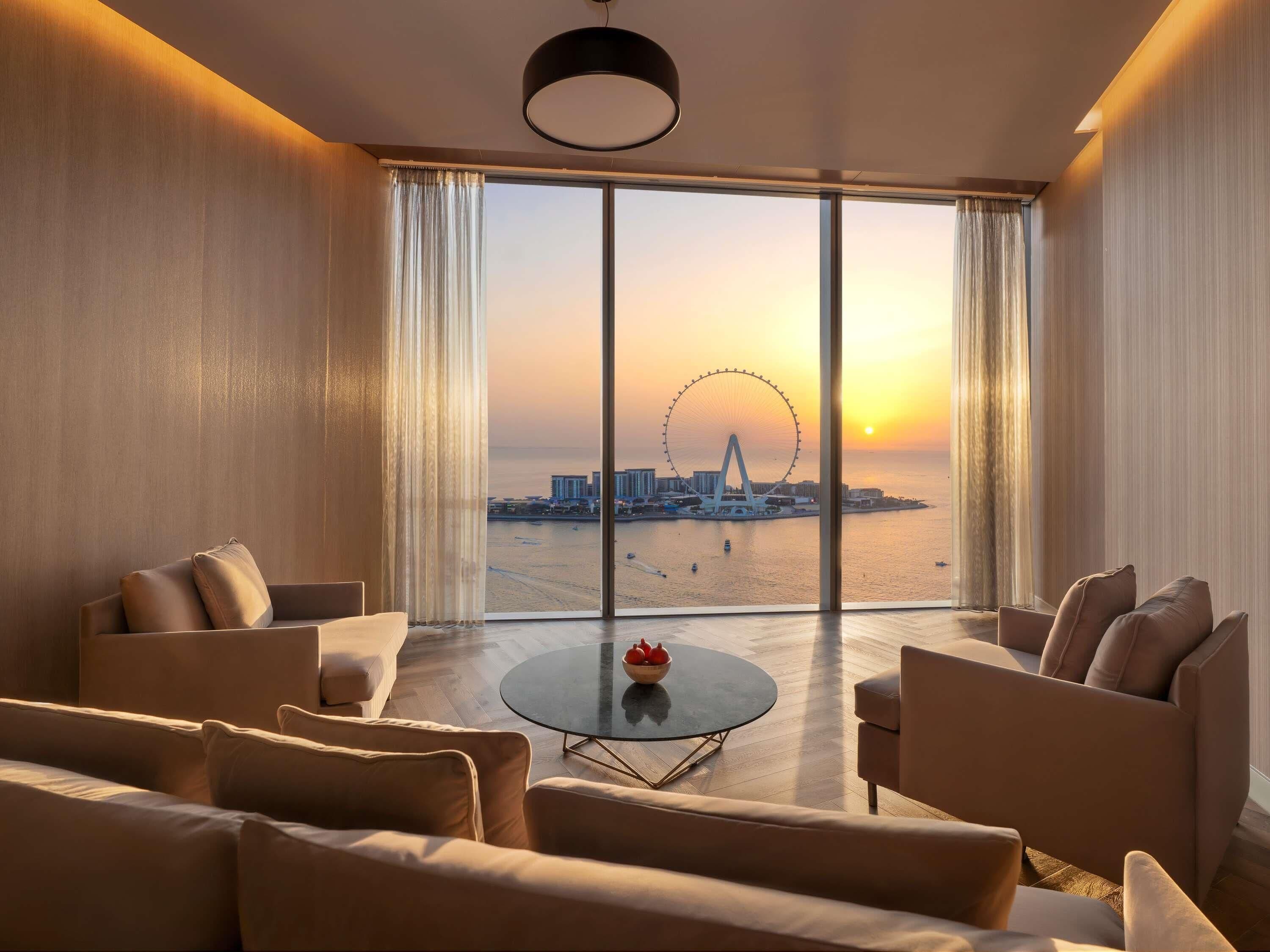 Phòng Suite Premium, 1 phòng ngủ | Bộ đồ giường cao cấp, minibar với thức ăn, đồ uống miễn phí 