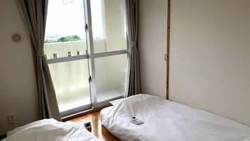 Desk, rollaway beds, bed sheets