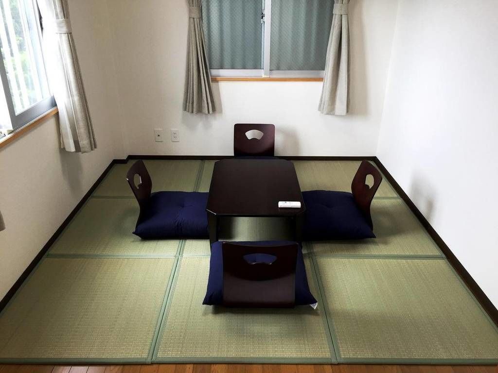 Basic Apartment, Non Smoking | Desk, rollaway beds, bed sheets