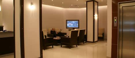 Coin salon dans le hall