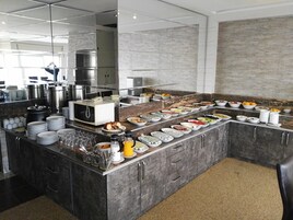 Se sirven desayunos 