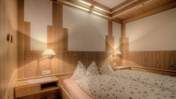 Apartment, 2 Bedrooms, Ground Floor | In-room safe, free WiFi