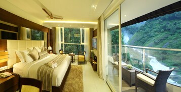 Ropa de cama de alta calidad y minibar 