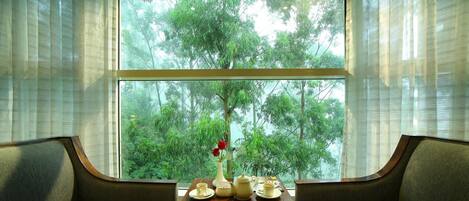 房內用餐