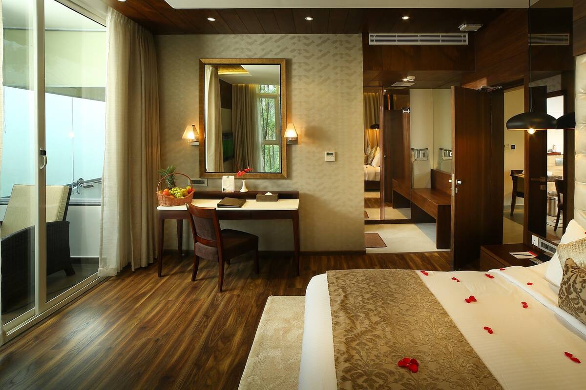 Presidential Suite  | Premium bedding, minibar, in-room safe, desk