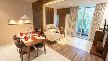 Presidential Suite | Area keluarga | Televisi LED 42-inci dengan saluran TV kabel dan TV