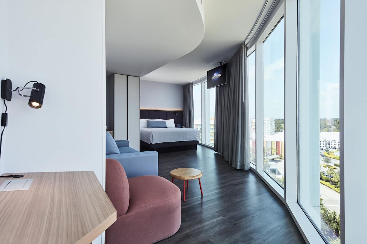 Deluxe Room, Non Smoking (One King Bed, 1 Double Pullout Sofa) (Includes Early Park Admission*)