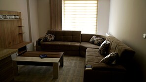 Deluxe Single Room | Minibar, desk, iron/ironing board, free WiFi