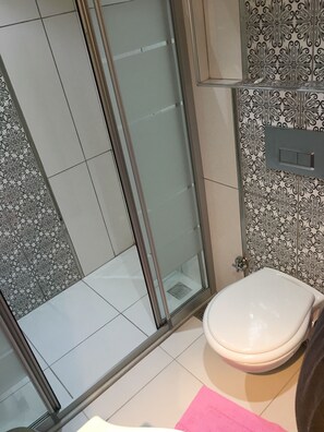 Apartment, Sea View | Bathroom | Shower, hair dryer, towels - Net Apart Luxury (Kas)