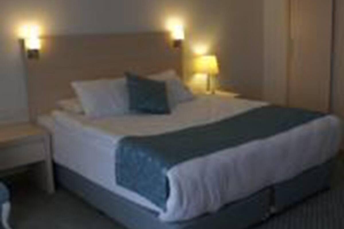 family triple room, city view | premium bedding, free minibar items, in-room safe, desk