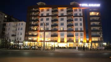 Façade de l’hébergement - soirée/nuit