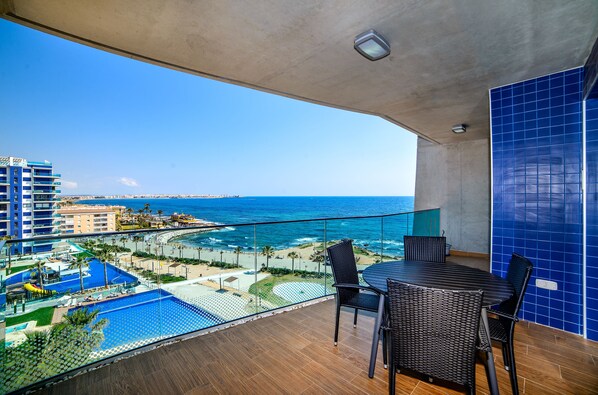 Appartement, 2 chambres | Balcon