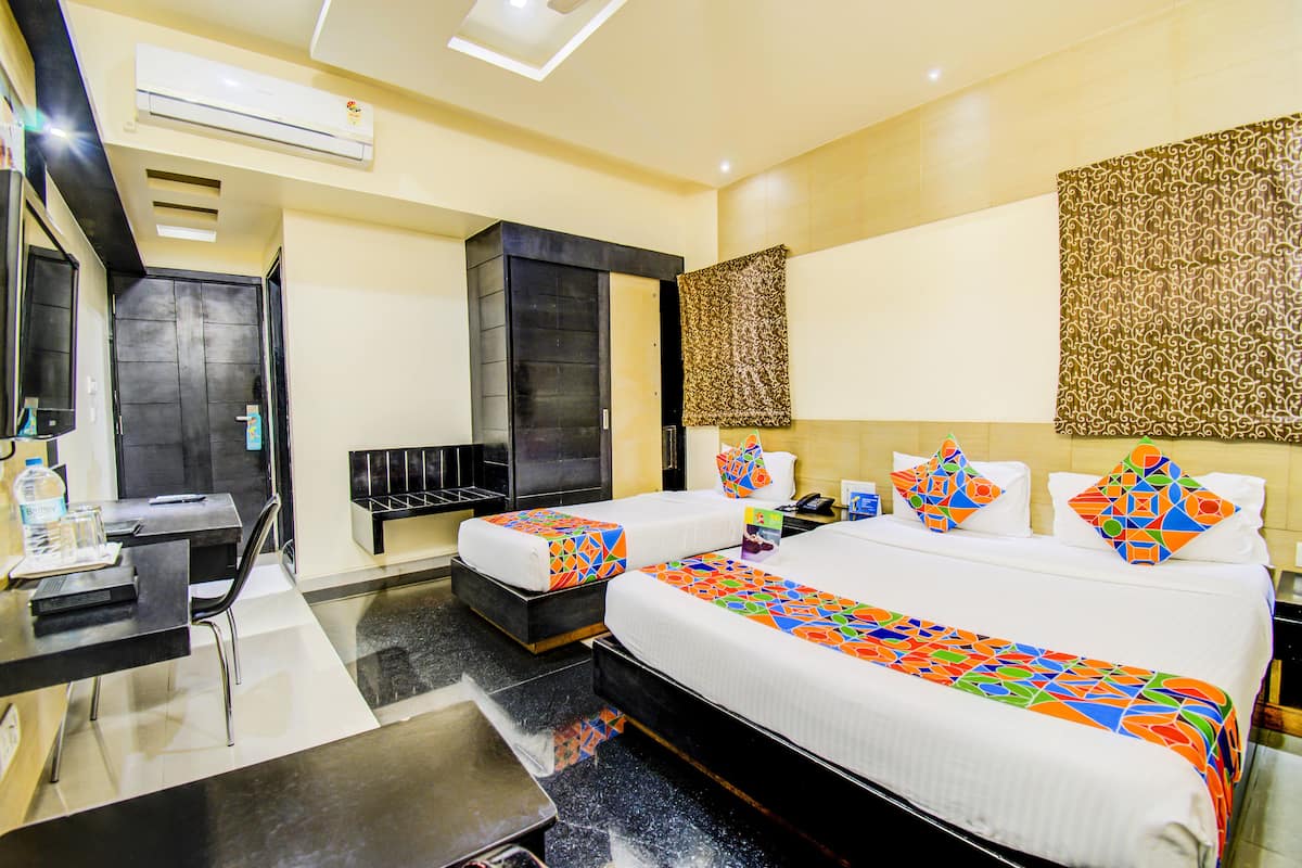 Escritorio, wifi gratis y acceso para silla de ruedas