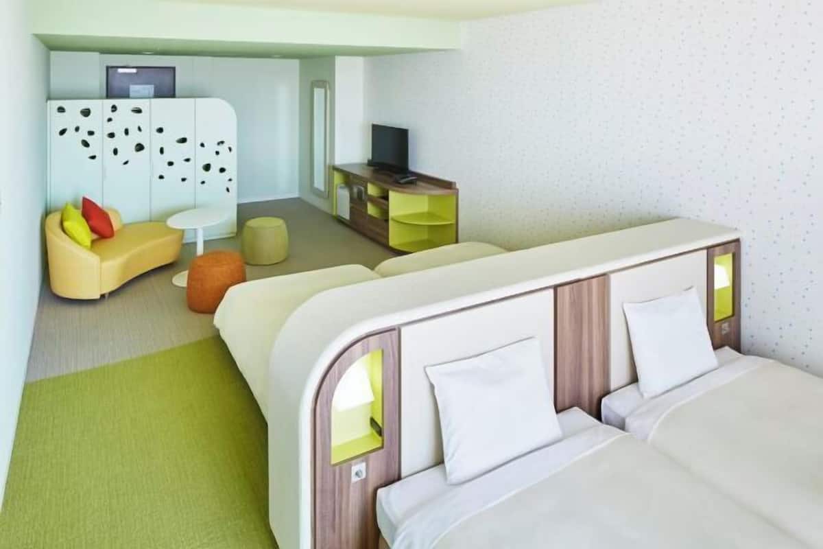 1 bedroom, in-room safe, desk, blackout curtains