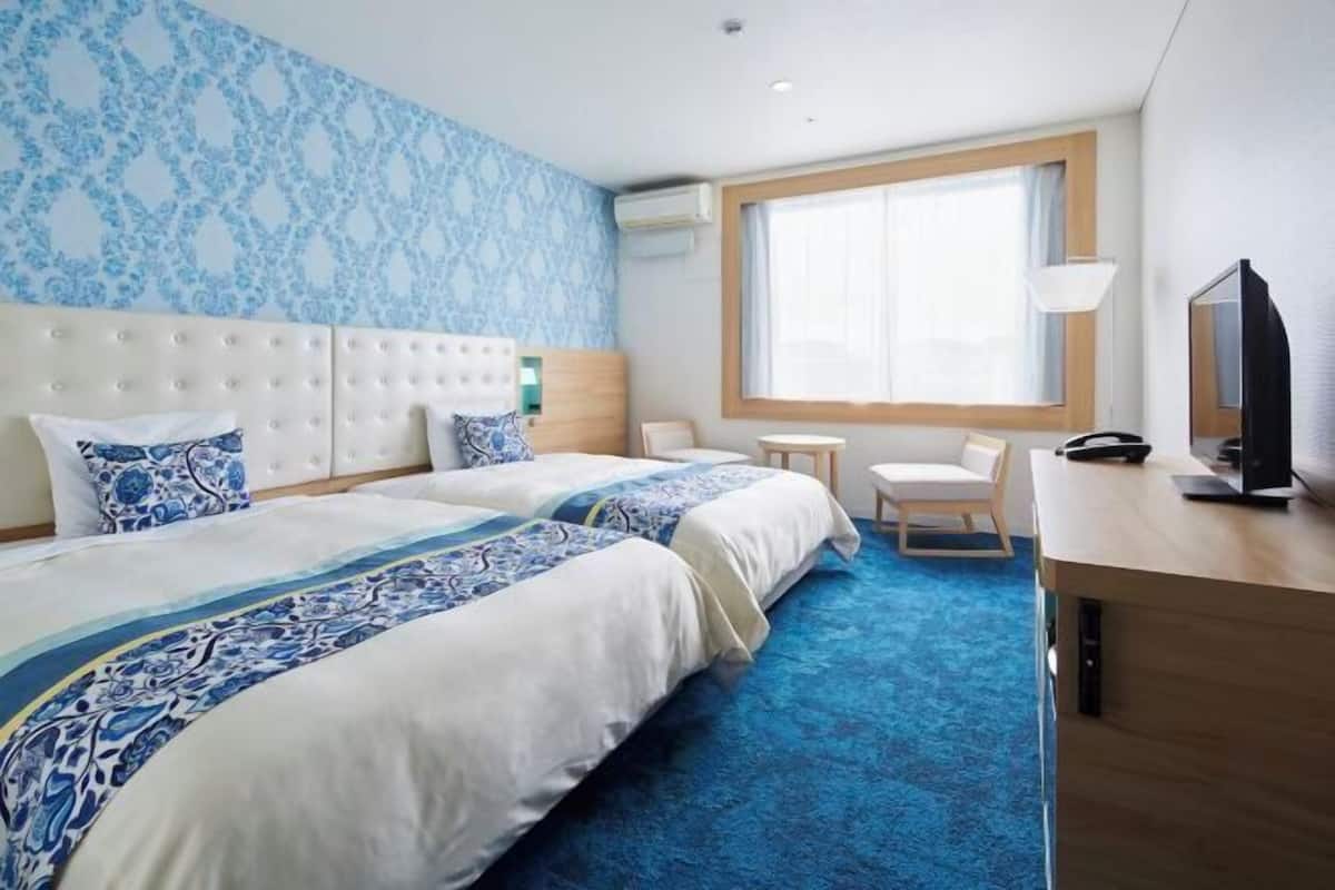 1 bedroom, in-room safe, desk, blackout curtains