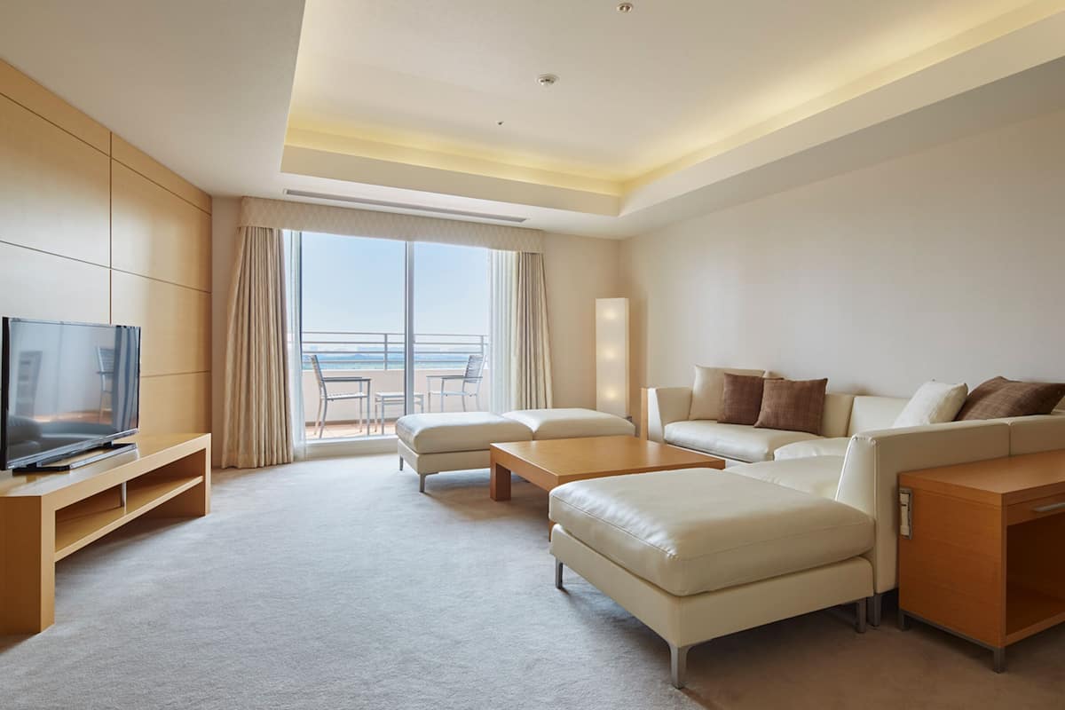 1 bedroom, in-room safe, desk, blackout curtains