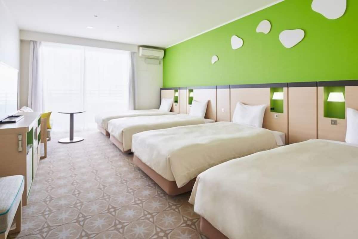 1 bedroom, in-room safe, desk, blackout curtains