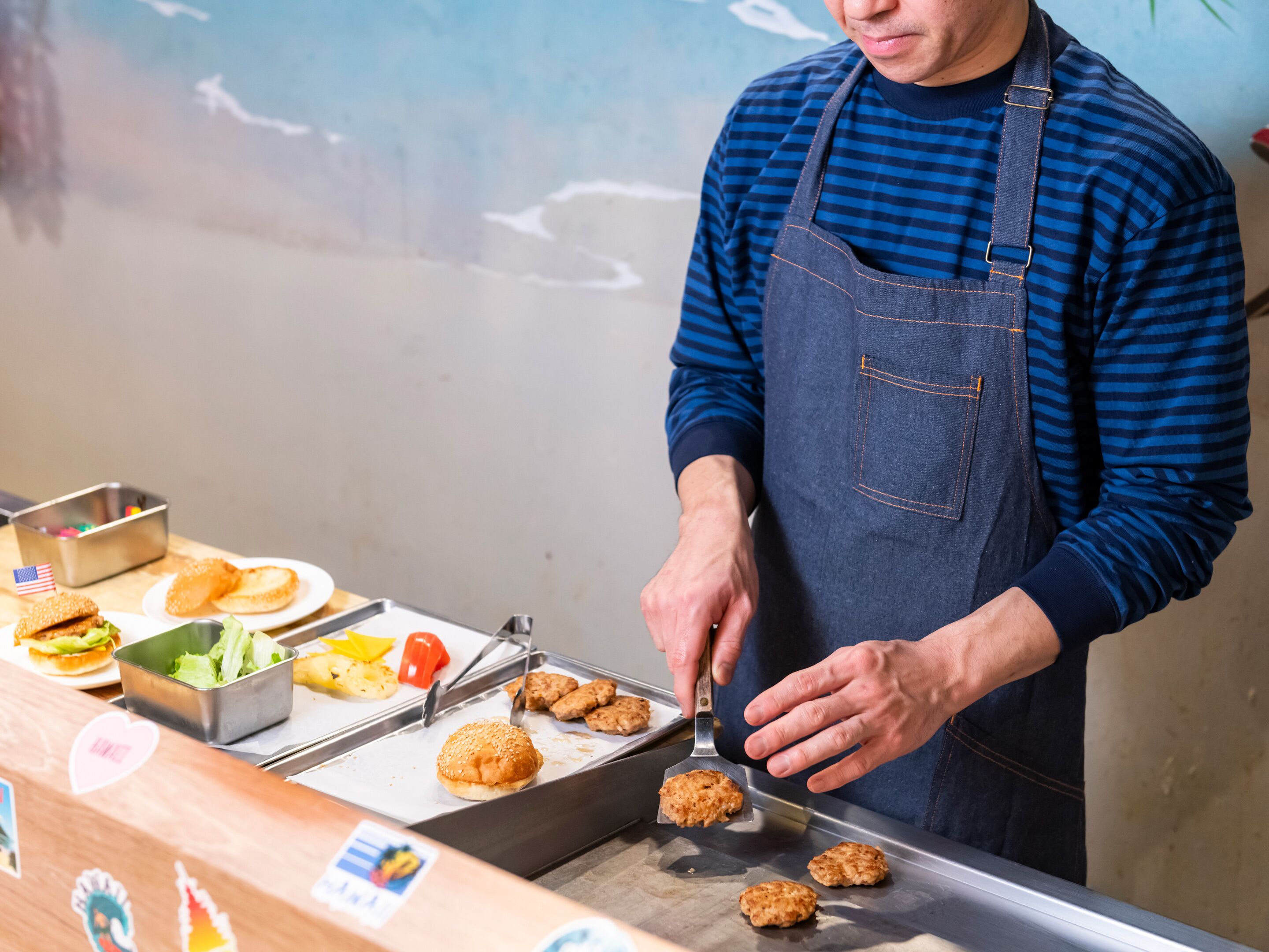 daily buffet breakfast (jpy 2530 per person)