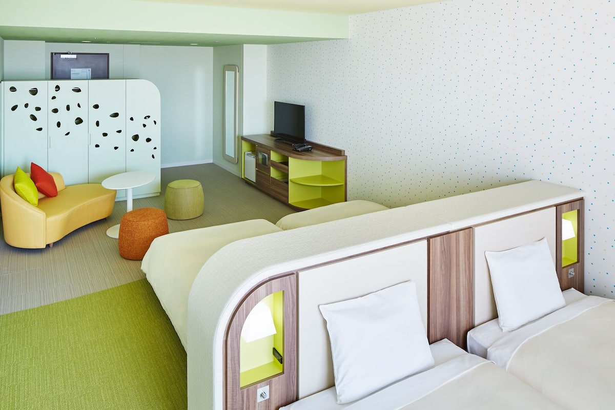 1 bedroom, in-room safe, desk, blackout curtains