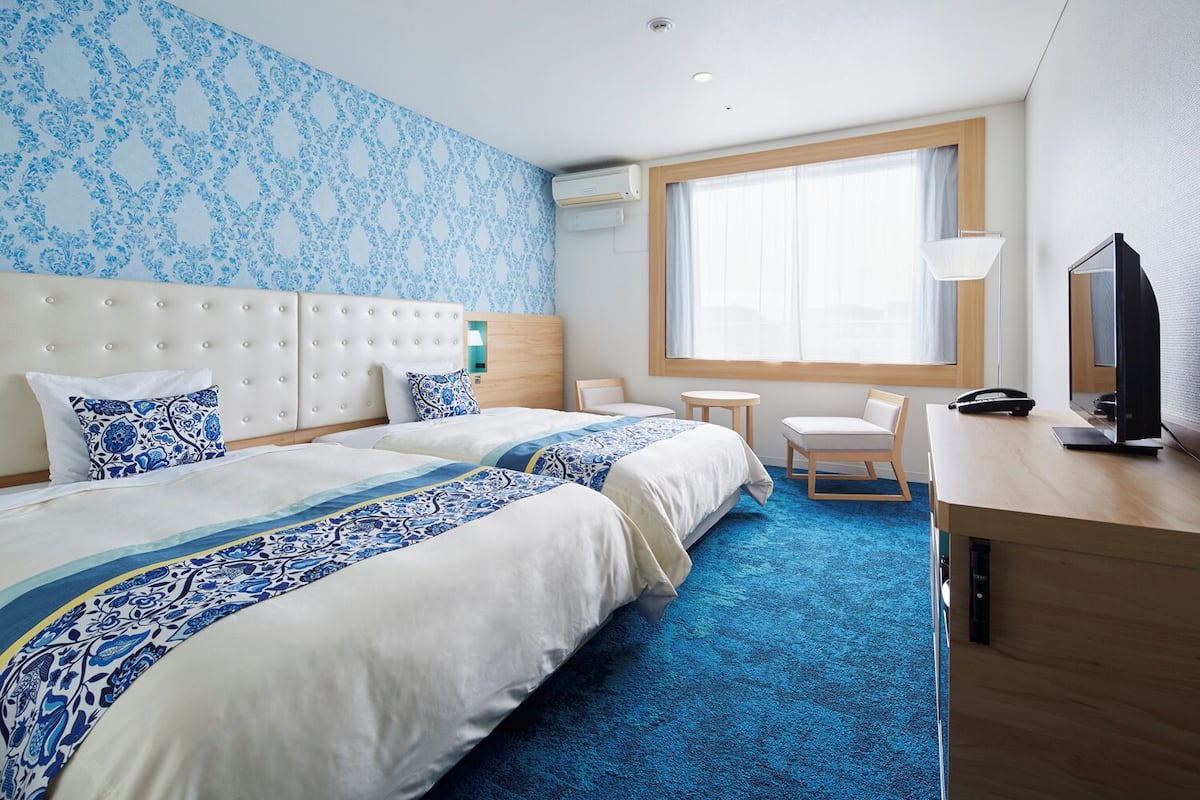 1 bedroom, in-room safe, desk, blackout curtains