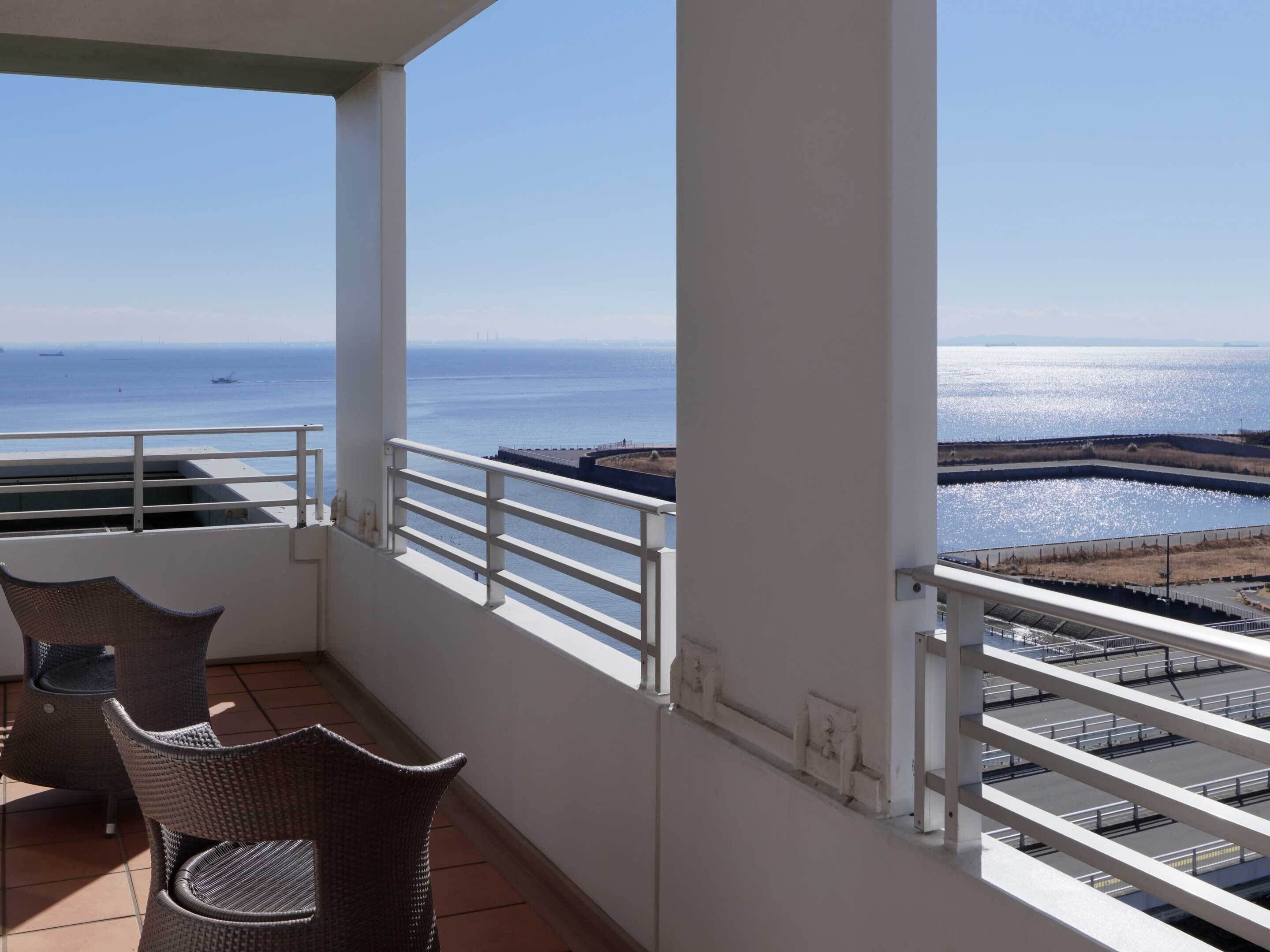 Suite, ikke-røyk (for 2 People) | Safe på rommet, skrivebord, blendingsgardiner og wi-fi (inkludert)