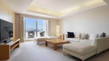 Een kluis op de kamer, een bureau, verduisterende gordijnen, gratis wifi