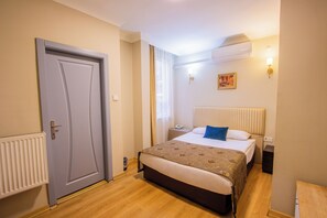 Economy Double Room | Minibar, in-room safe, desk, laptop workspace - Tac Hotel (Ankara)