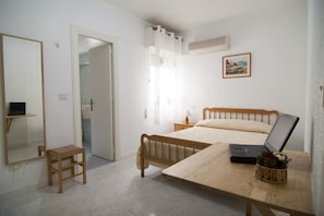 In-room safe, desk, laptop workspace, free WiFi - La Obrera (San Javier)