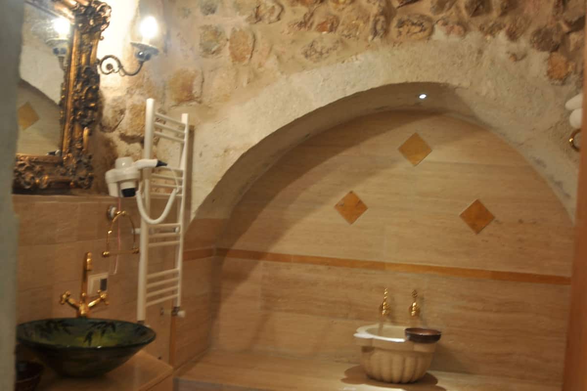 suite with turkish bath | bathroom | shower, free toiletries, hair dryer, bathrobes