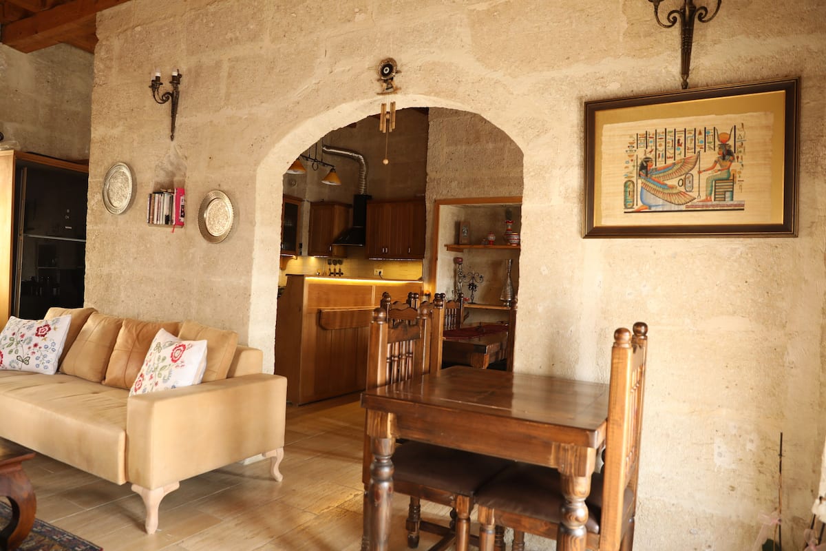 classic studio suite, 1 queen bed, terrace | private kitchen | electric kettle