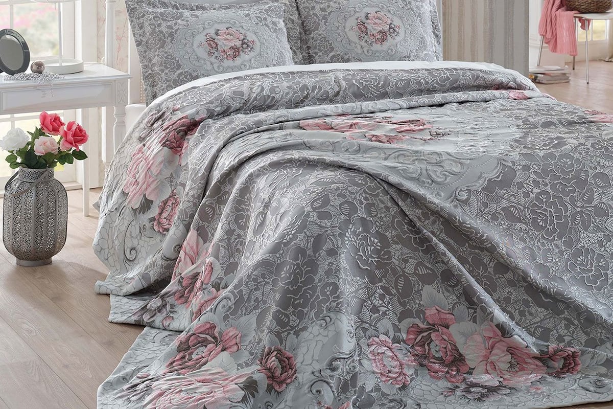 Deluxe Condo, 3 Bedrooms, Smoking, Courtyard View | 3 bedrooms, Frette Italian sheets, premium bedding, in-room safe