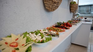 Free daily buffet breakfast - Blue Mosque Suites (Istanbul)