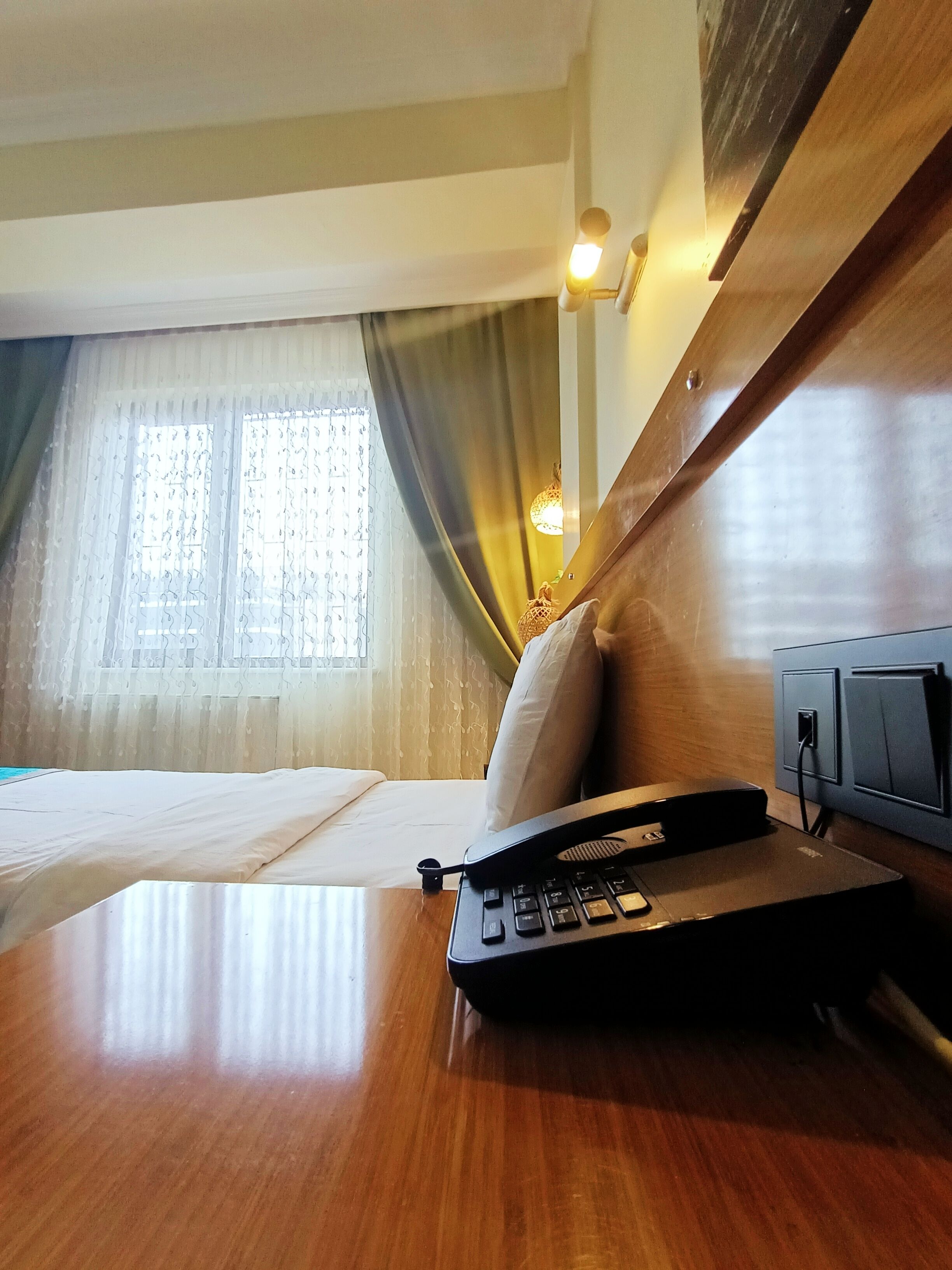 classic twin room, 2 single beds | 1 bedroom, minibar, desk, laptop workspace