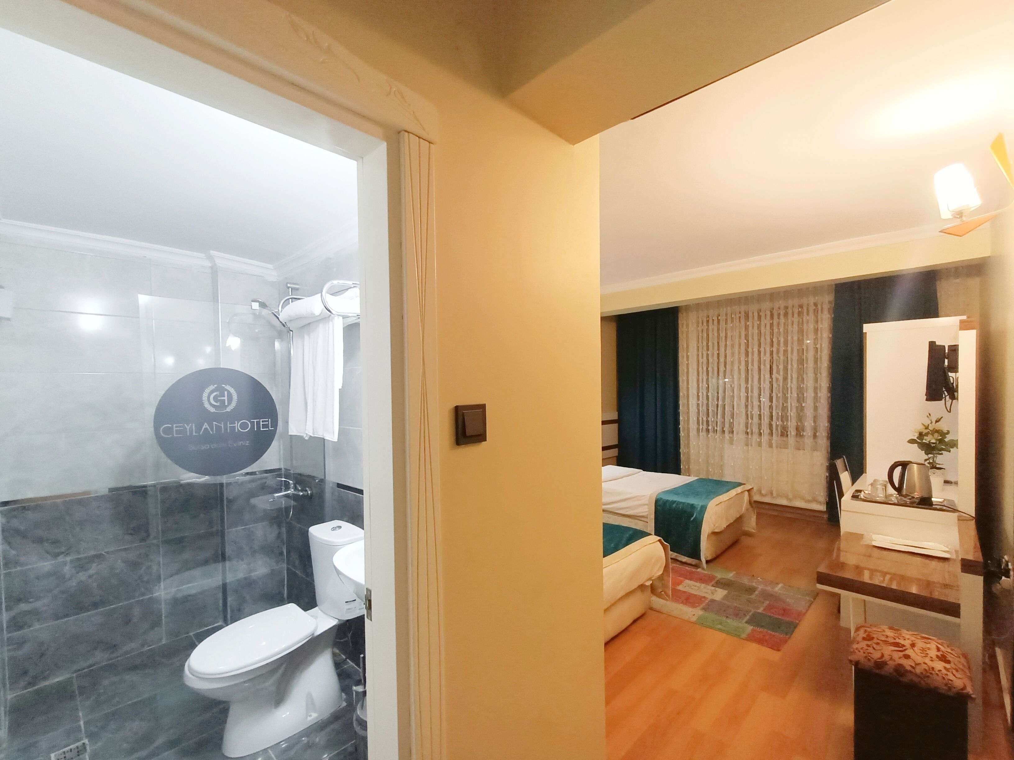 comfort twin room, 1 bedroom, city view | 1 bedroom, minibar, desk, laptop workspace