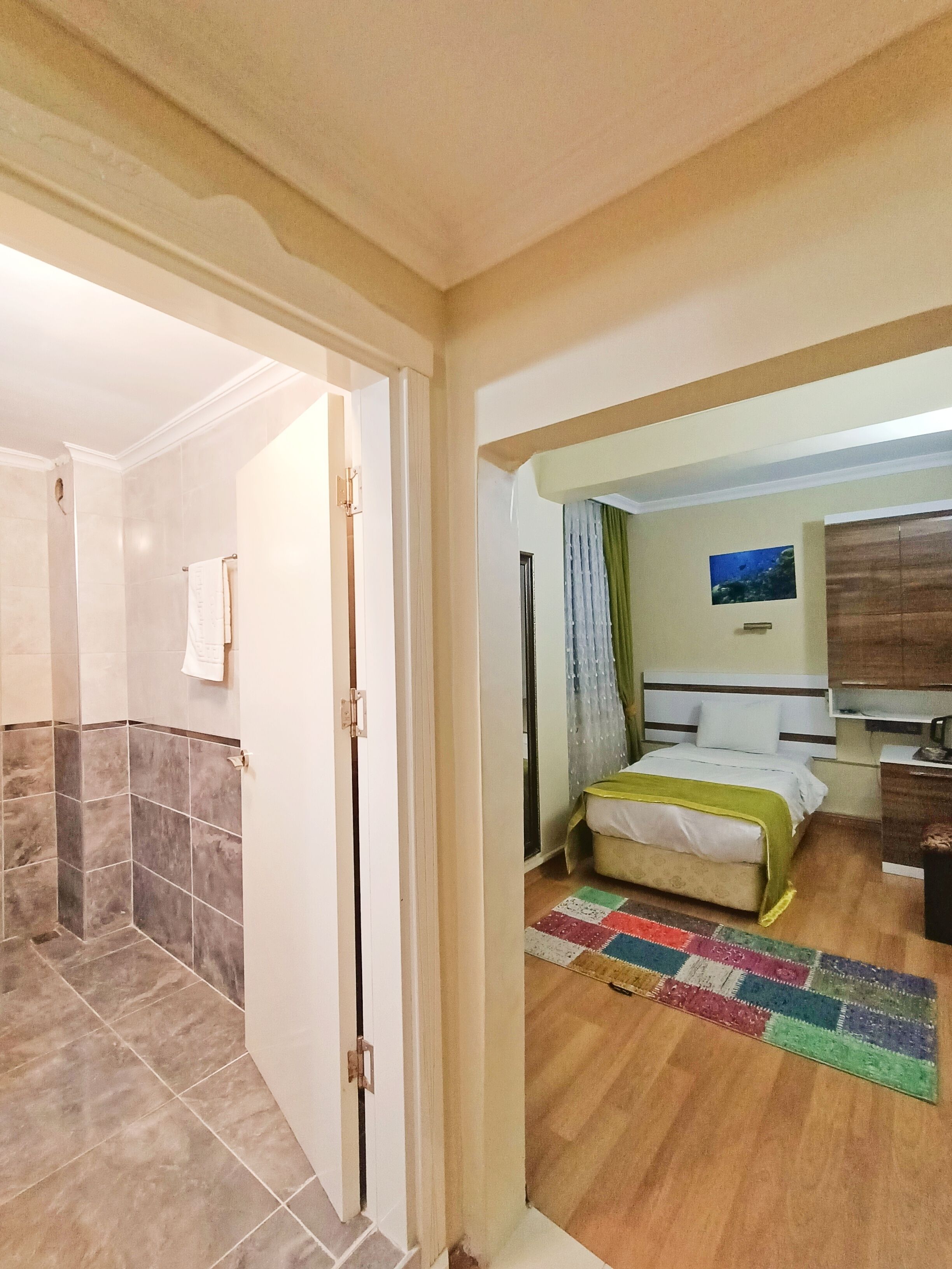 grand room | 1 bedroom, minibar, desk, laptop workspace