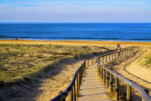 Una playa cerca