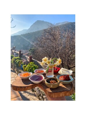 Free daily full breakfast  - Saklı Konak (Karaburun)