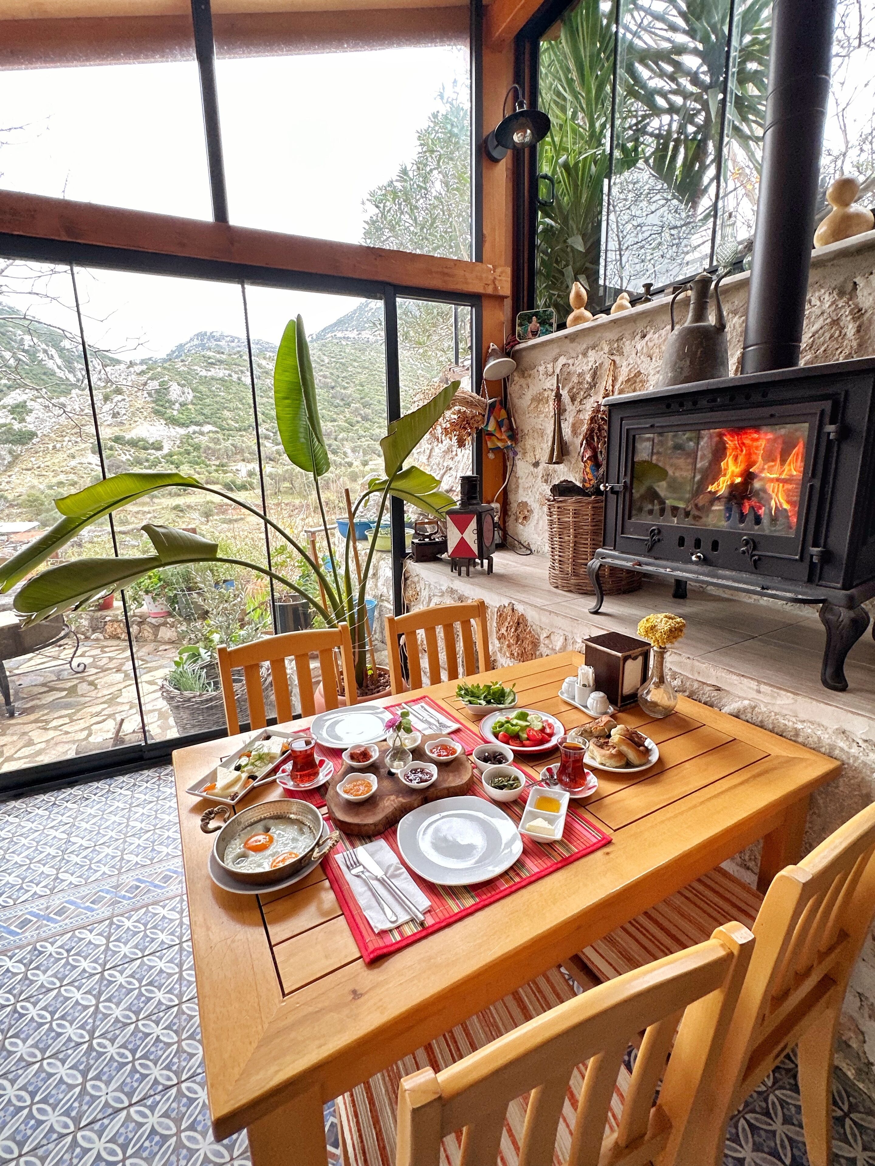 Petit déjeuner complet compris tous les jours