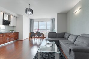 公寓, 1 間臥室 (Bandurskiego 95 street) | 高級寢具、熨斗/熨衣板、免費無線上網、床單