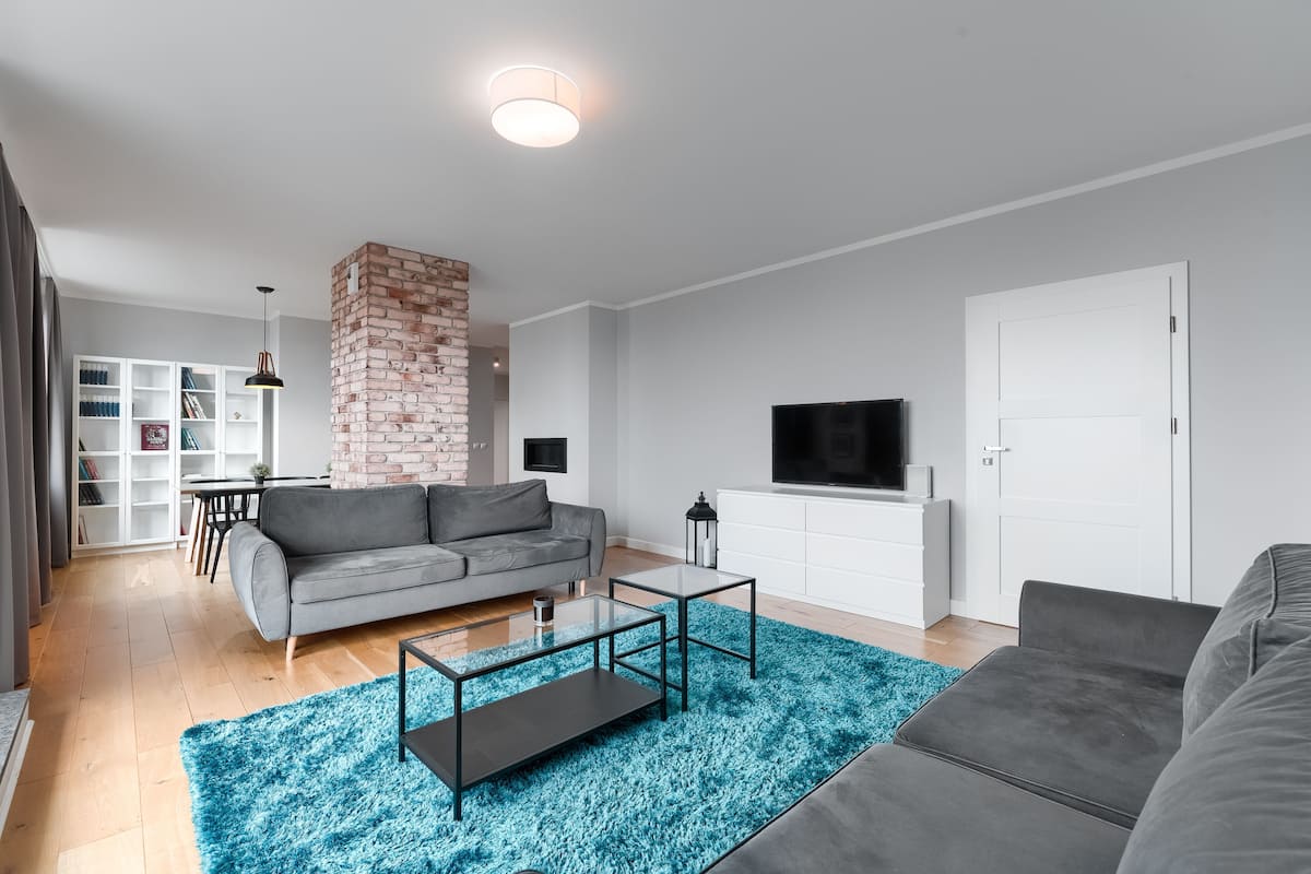Penthouse (Powstancow Wielkopolskich 76 street) | Premium bedding, iron/ironing board, free WiFi, bed sheets