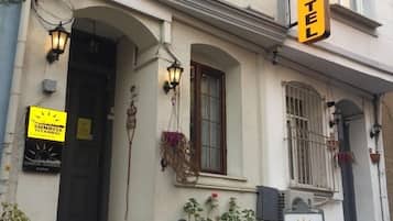 Entrada al alojamiento