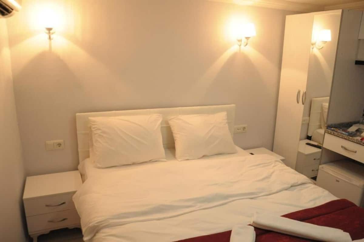 Classic Room | 1 bedroom, premium bedding, desk, soundproofing